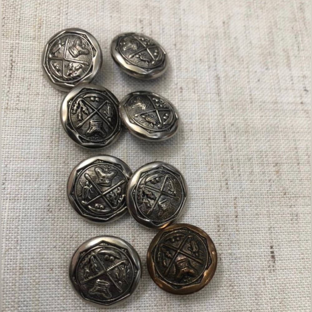 Vintage Antique 8 Thistle, Crown and Clubs Golf Crest Buttons Metal Bundle